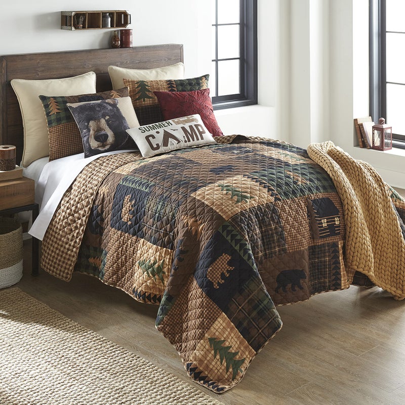 Donna Sharp King Bedding Set - 3 Piece - Brown Bear Cabin Lodge Quilt Set with King Quilt and Two King Pillow Shams - Machine Washable - Image 3
